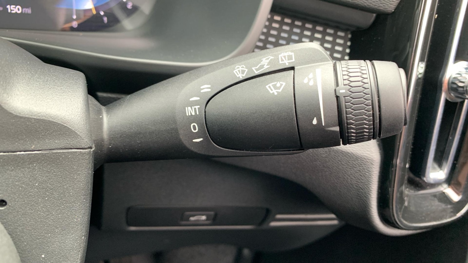 Used Volvo XC40 2024 for sale - 76865388: Photo 24