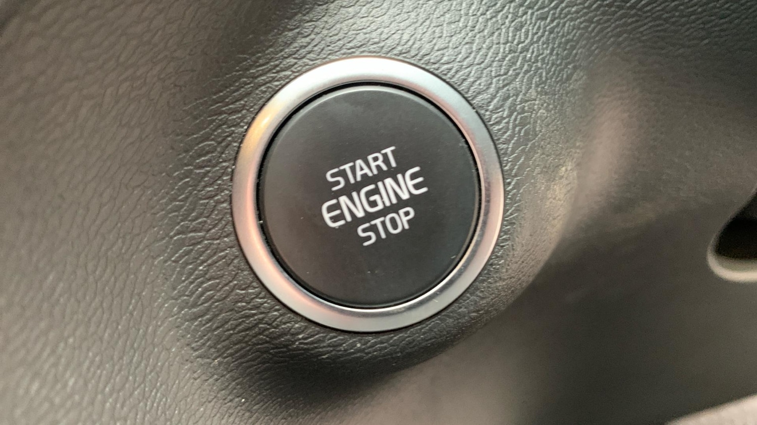 Used Volvo XC40 2024 for sale - 76865388: Photo 28