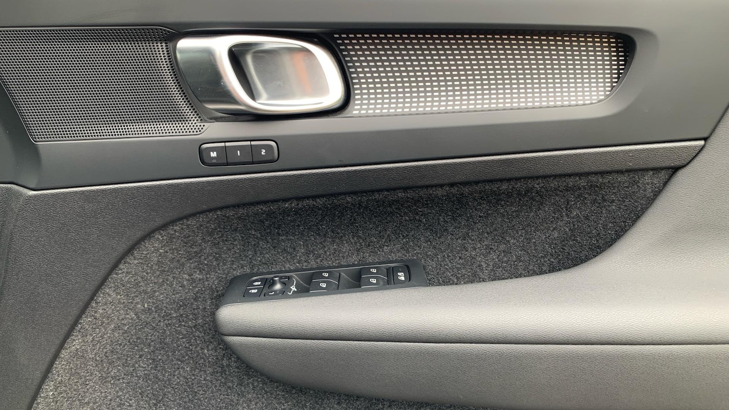 Used Volvo XC40 2024 for sale - 76865388: Photo 30