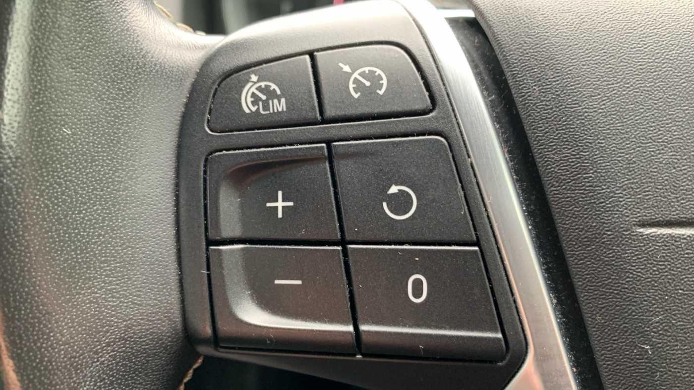 Used Volvo V60 2018 for sale - 77598223: Photo 15