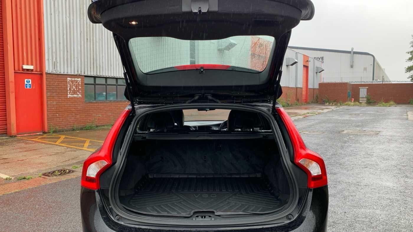 Used Volvo V60 2018 for sale - 77598223: Photo 32