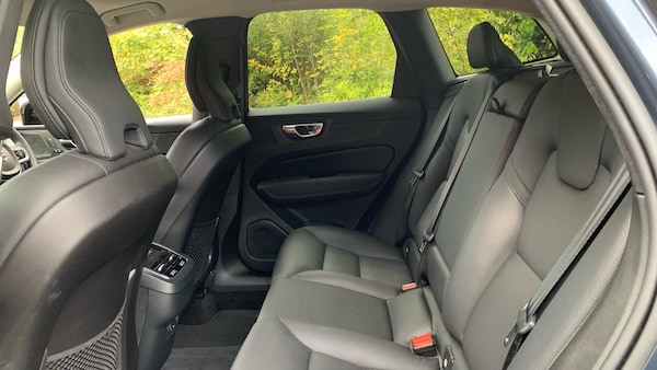 Used Volvo XC60 2022 for sale - 76227834: Photo 34
