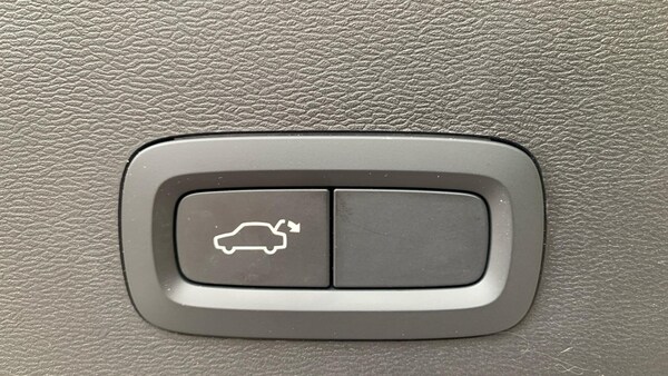 Used Volvo XC40 2021 for sale - 76152775: Photo 35