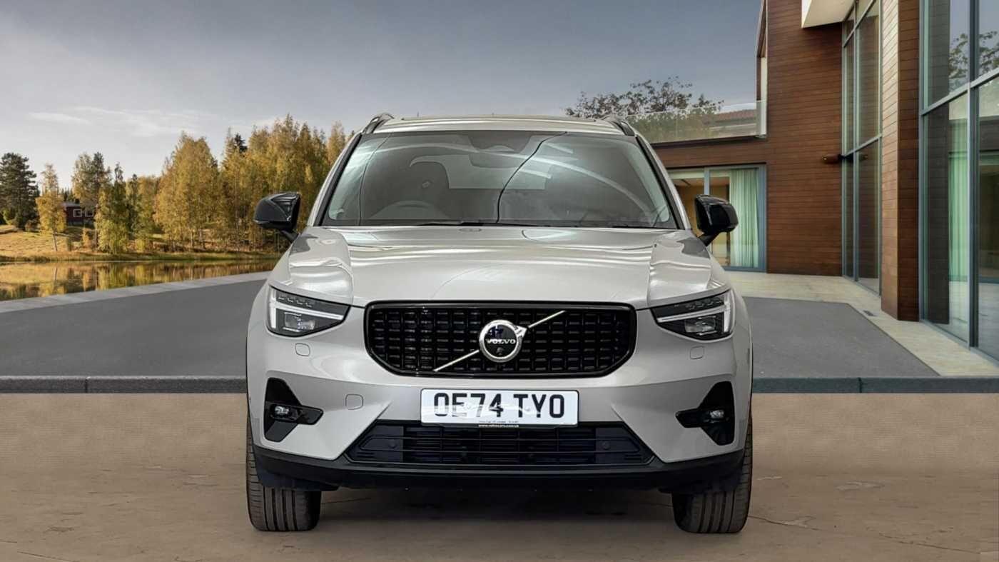 Used Volvo XC40 2024 for sale - 76550383: Photo 2