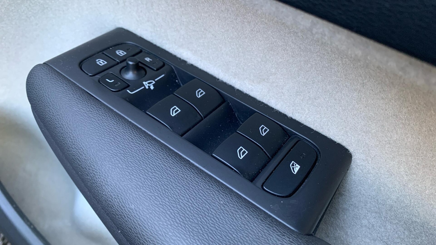 Used Volvo XC40 2020 for sale - 76832215: Photo 25