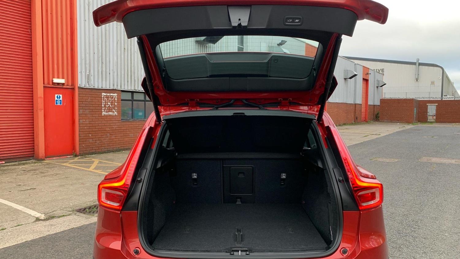 Used Volvo XC40 2024 for sale - 76432728: Photo 14