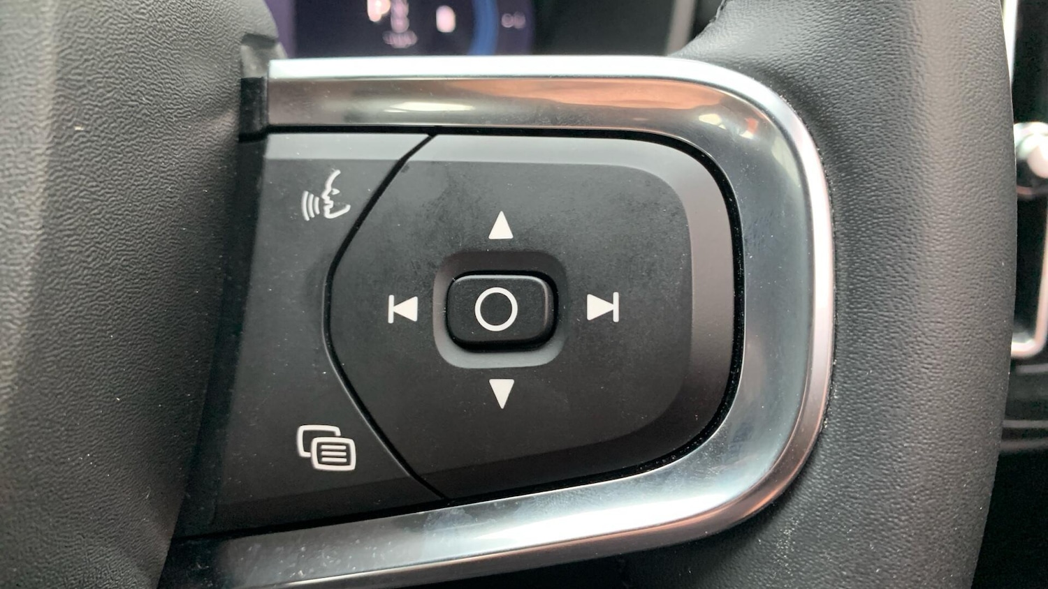 Used Volvo XC40 2024 for sale - 76432728: Photo 23