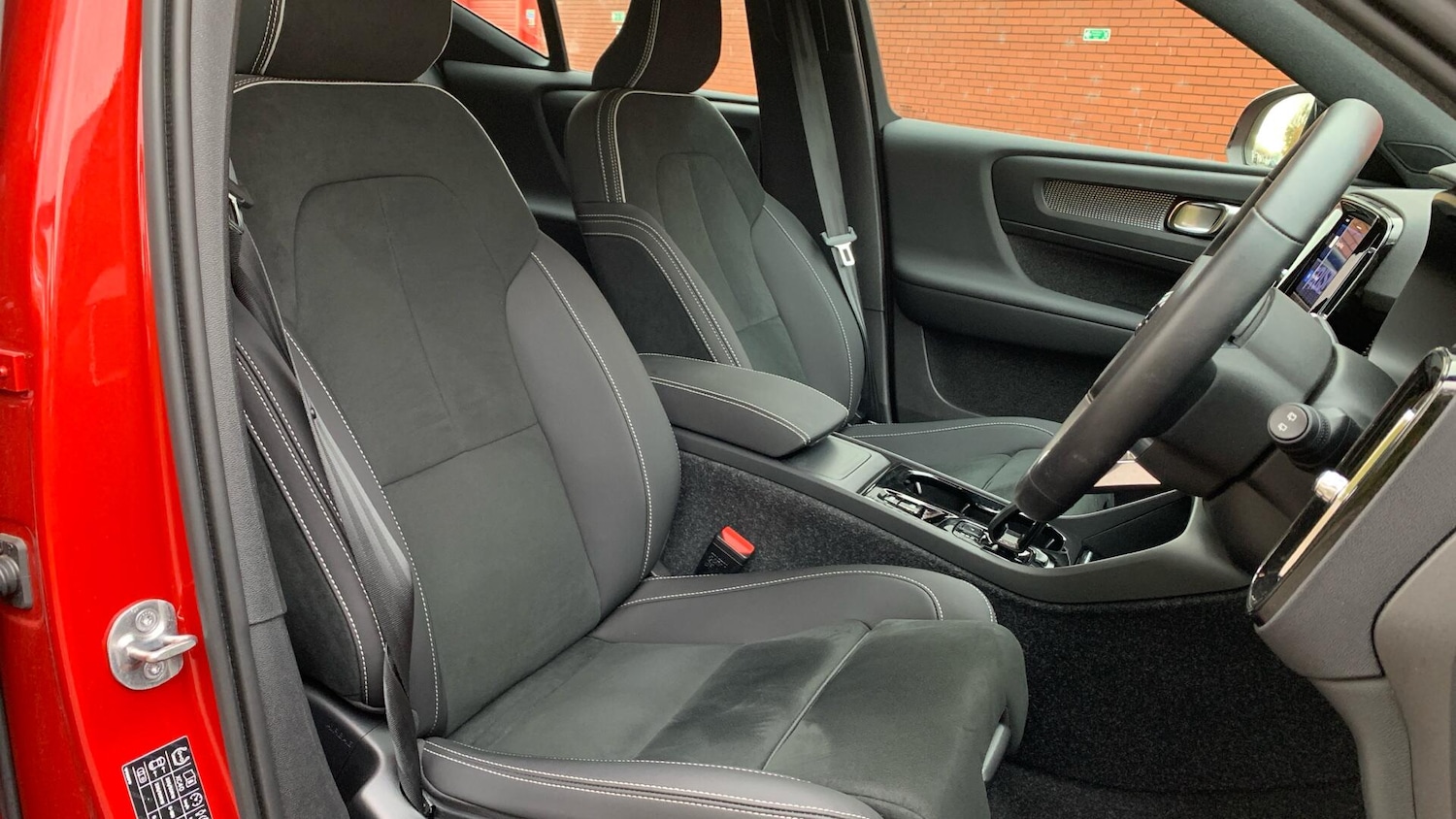 Used Volvo XC40 2024 for sale - 76432728: Photo 32