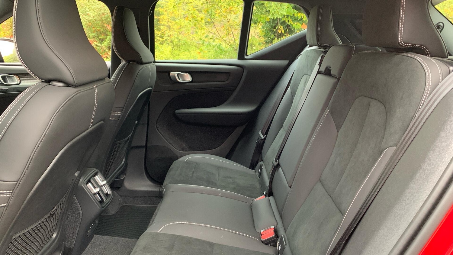 Used Volvo XC40 2024 for sale - 76432728: Photo 34