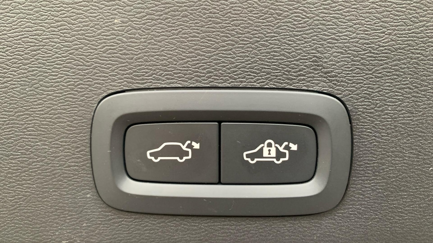 Used Volvo XC40 2024 for sale - 76432728: Photo 36