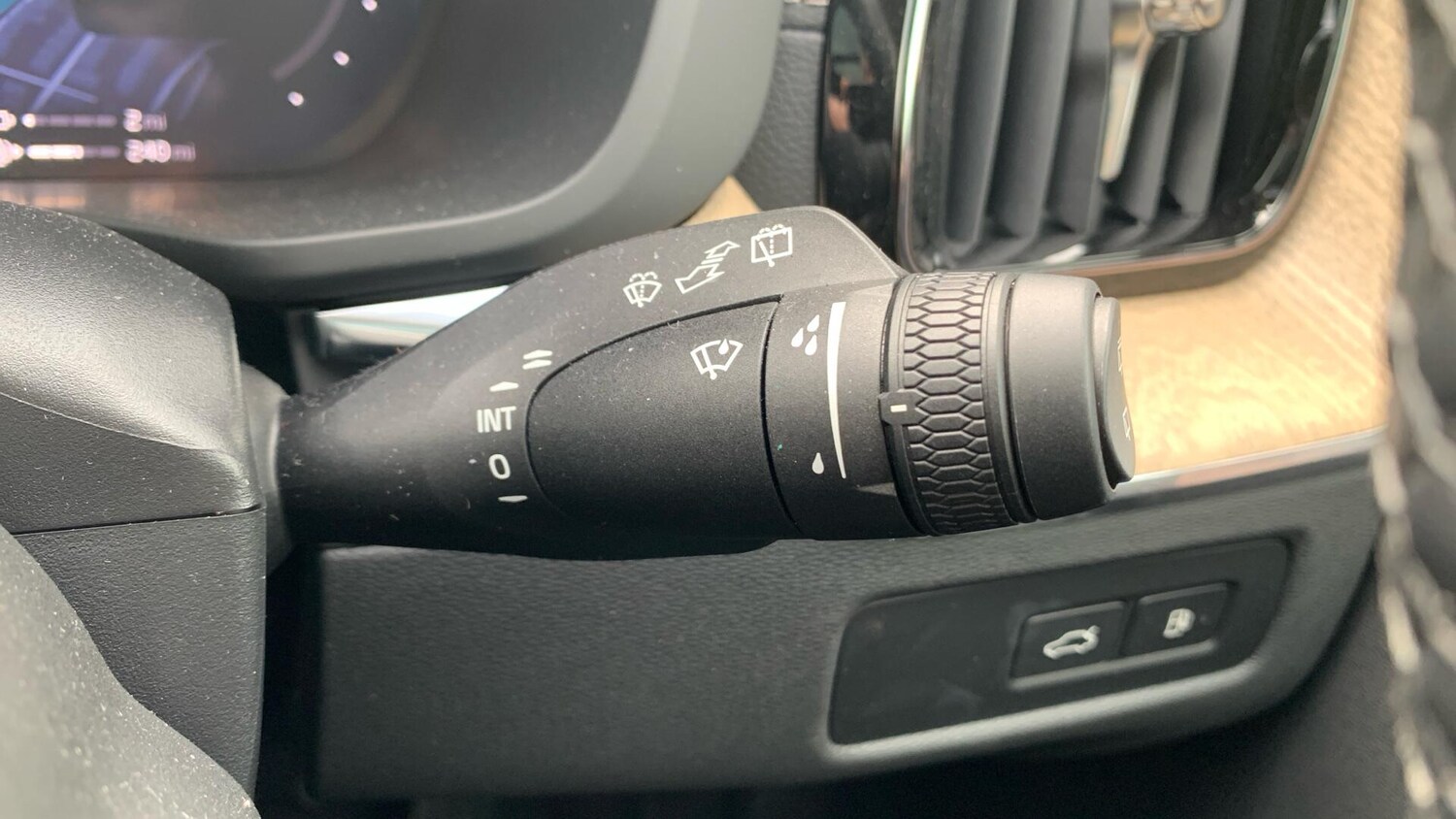 Used Volvo XC60 2025 for sale - 77838955: Photo 23