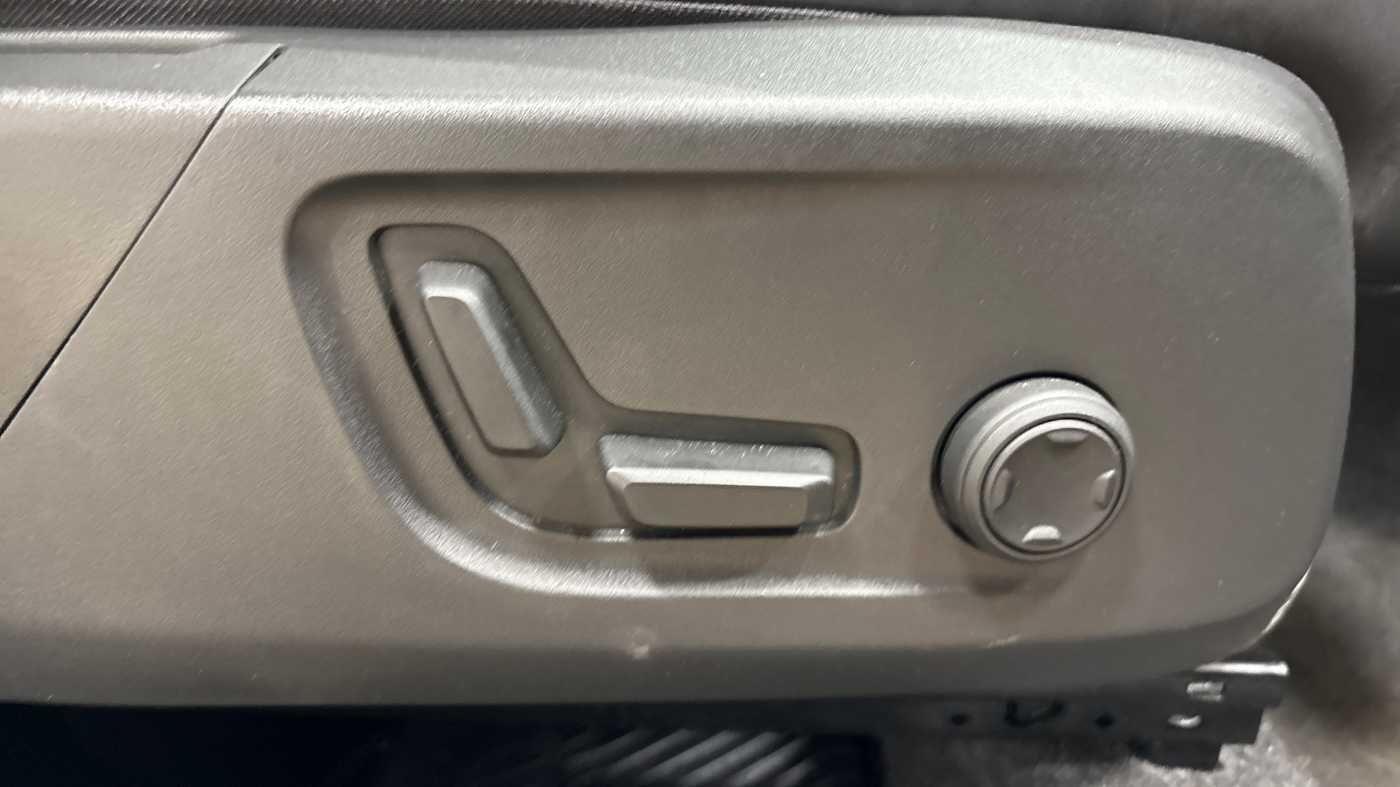 Used Volvo XC40 2025 for sale - 76832721: Photo 21