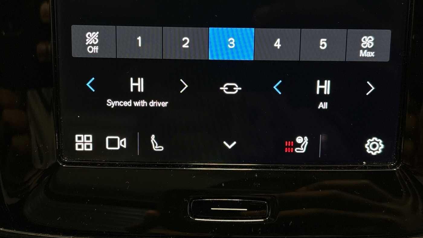 Used Volvo XC40 2025 for sale - 76832721: Photo 43