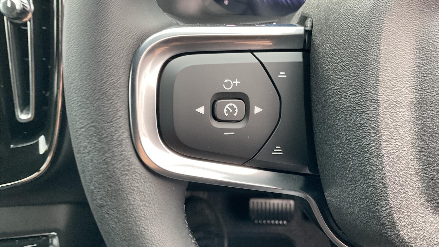 Used Volvo XC40 2025 for sale - 77166787: Photo 22