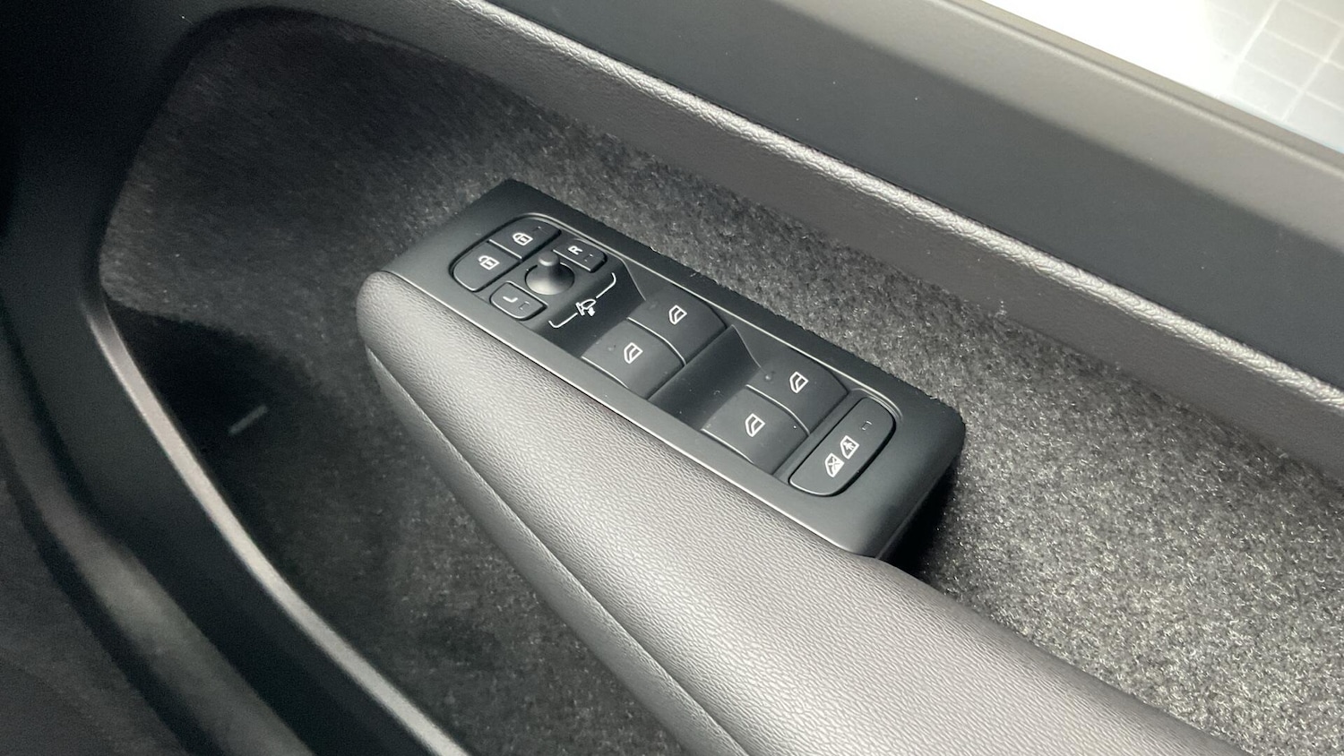 Used Volvo XC40 2025 for sale - 77166787: Photo 25