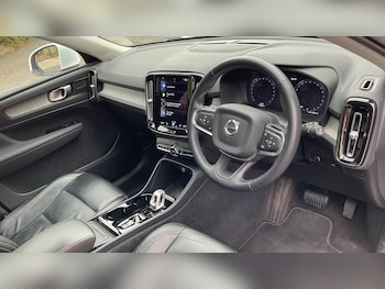 Used Volvo XC40 2022 for sale - 79553438: Photo