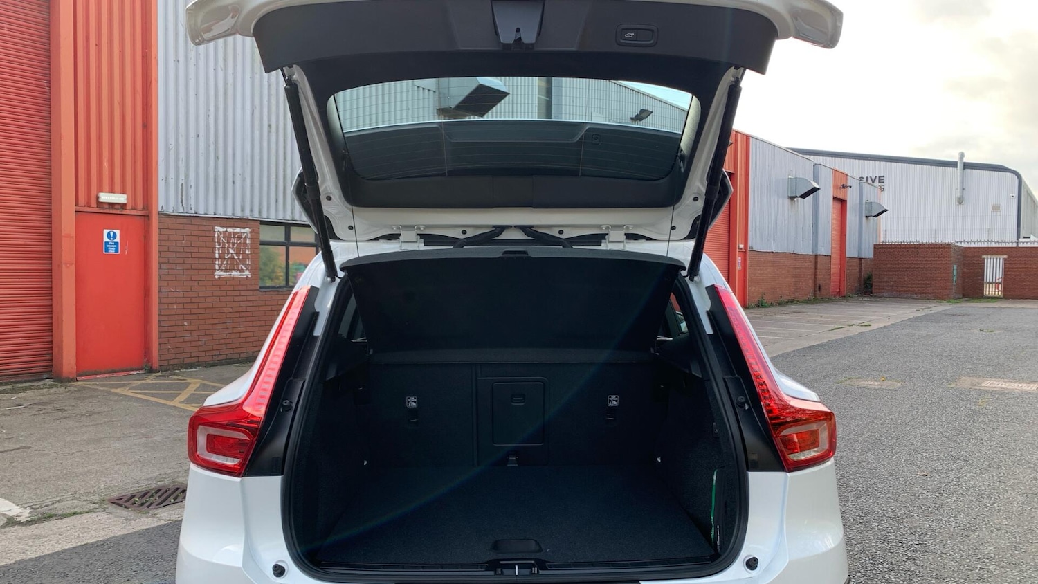Used Volvo XC40 2025 for sale - 76337906: Photo 14