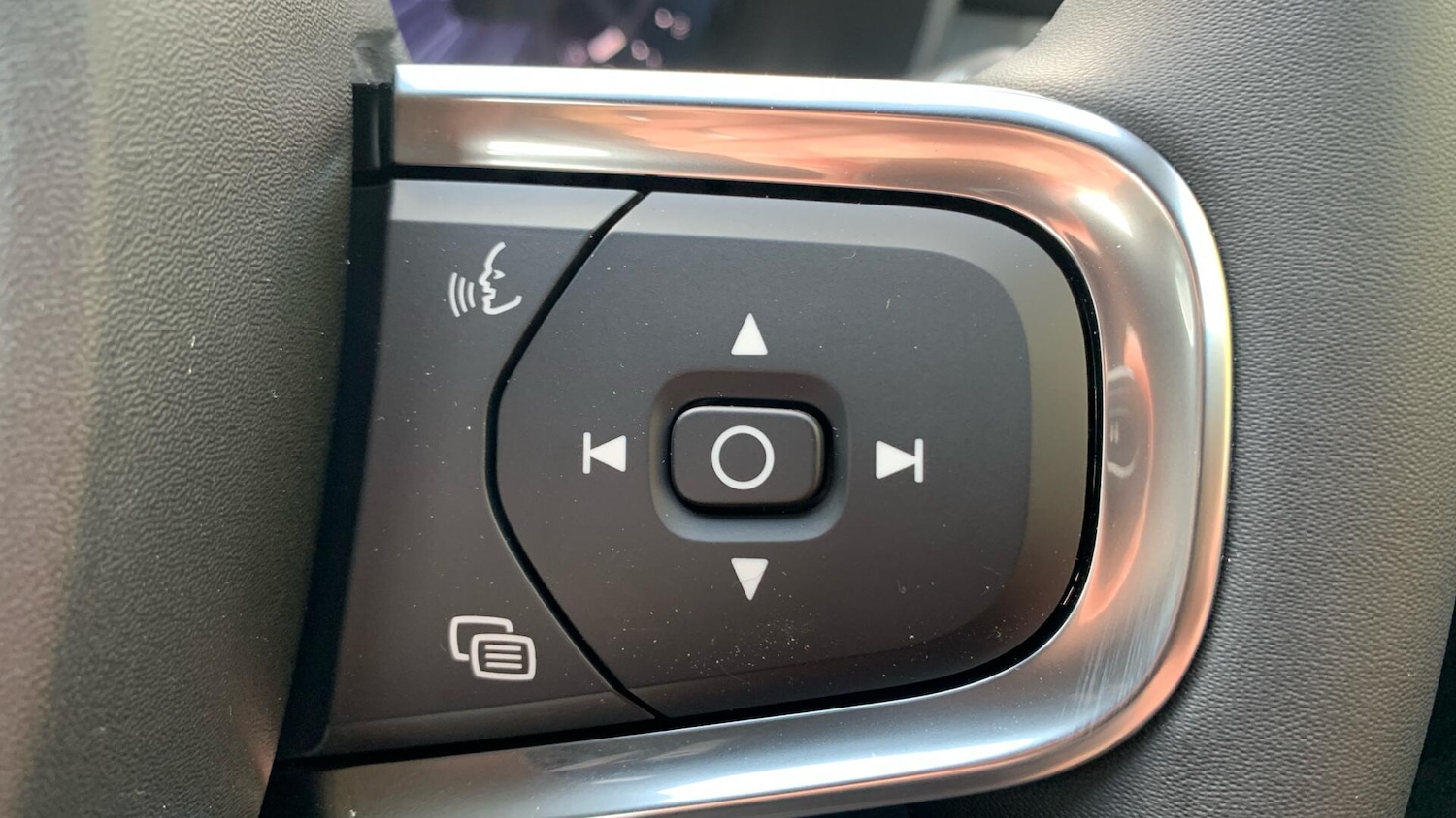 Used Volvo XC40 2025 for sale - 76337906: Photo 23