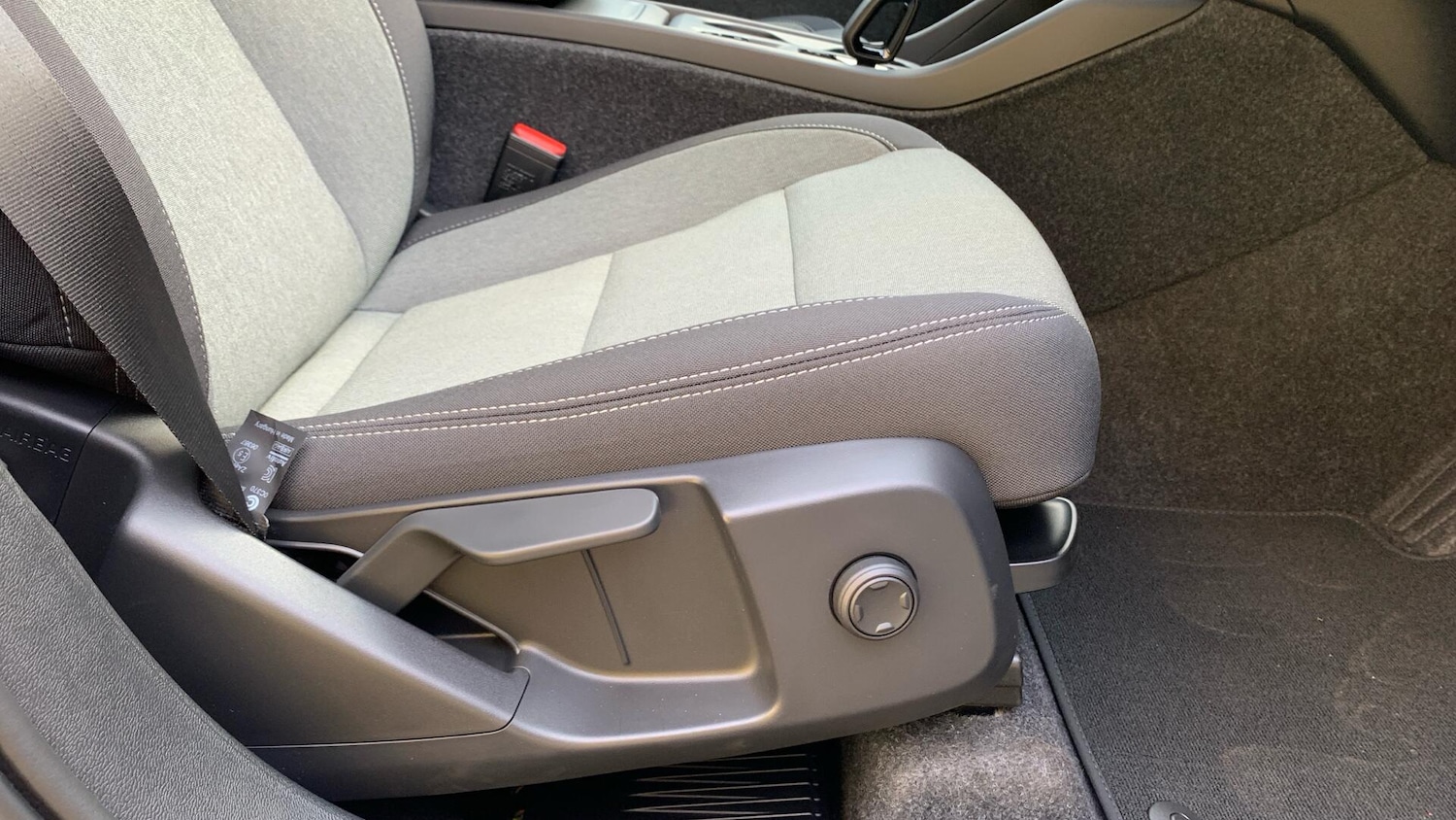 Used Volvo XC40 2025 for sale - 76337906: Photo 31