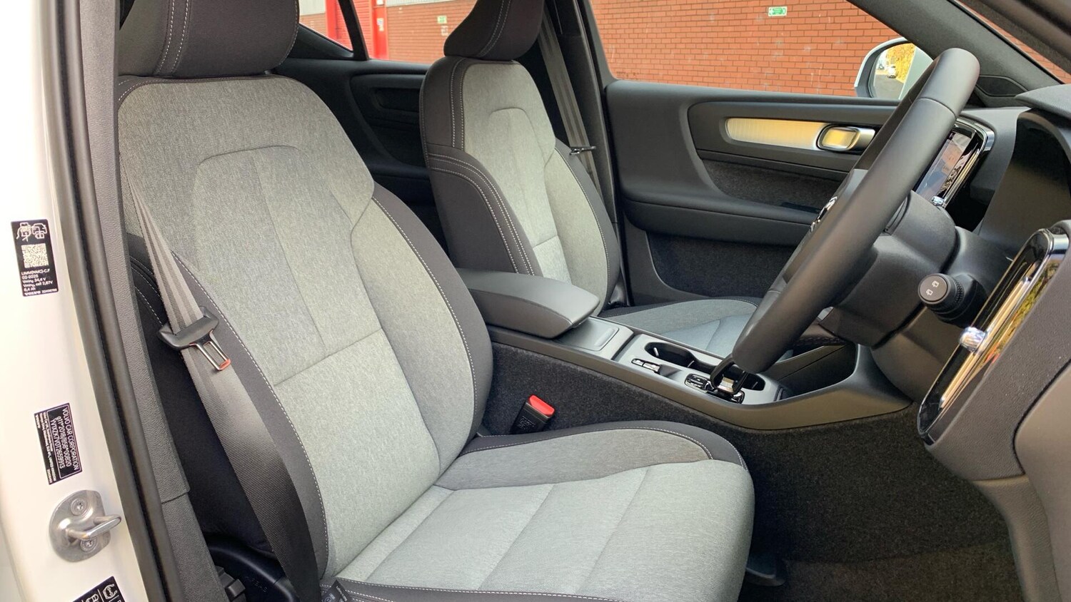 Used Volvo XC40 2025 for sale - 76337906: Photo 32
