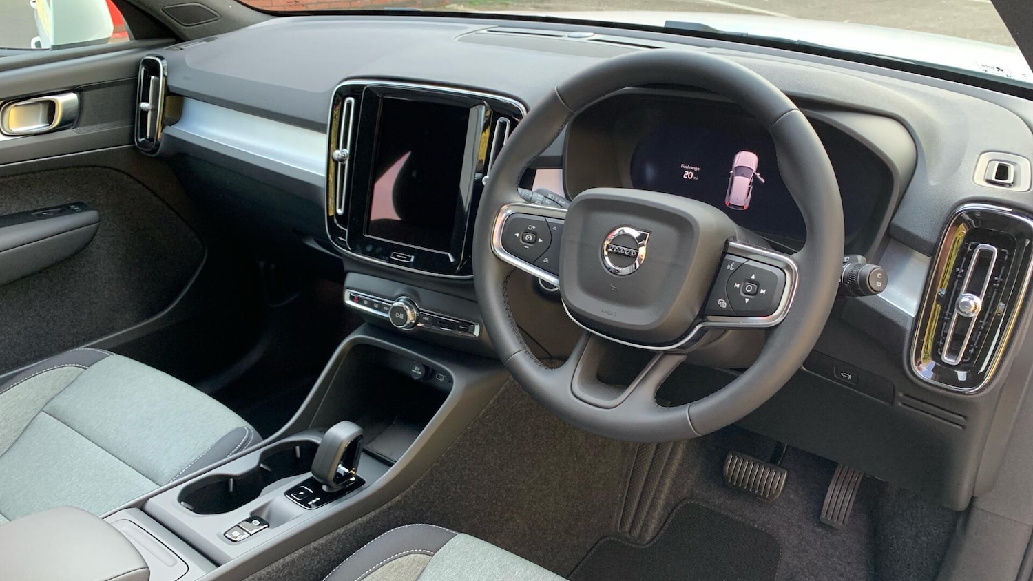 Used Volvo XC40 2025 for sale - 76337906: Photo 5