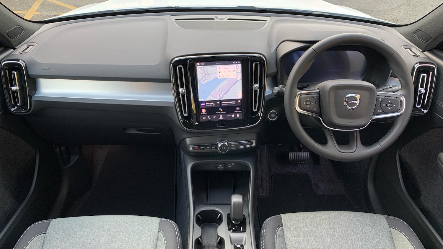 Used Volvo XC40 2025 for sale - 76337906: Photo 6