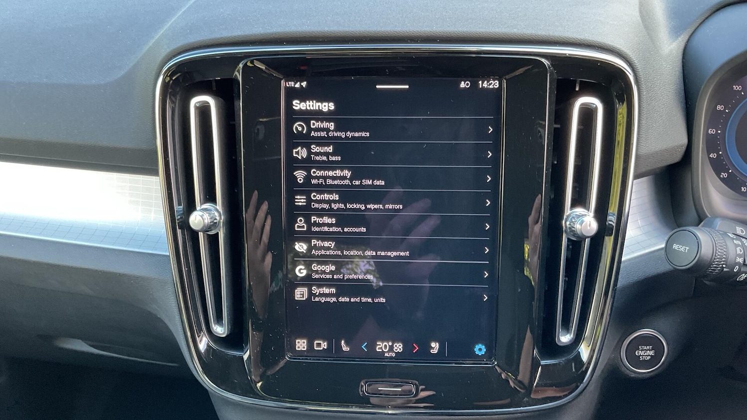 Used Volvo XC40 2023 for sale - 76072924: Photo 17