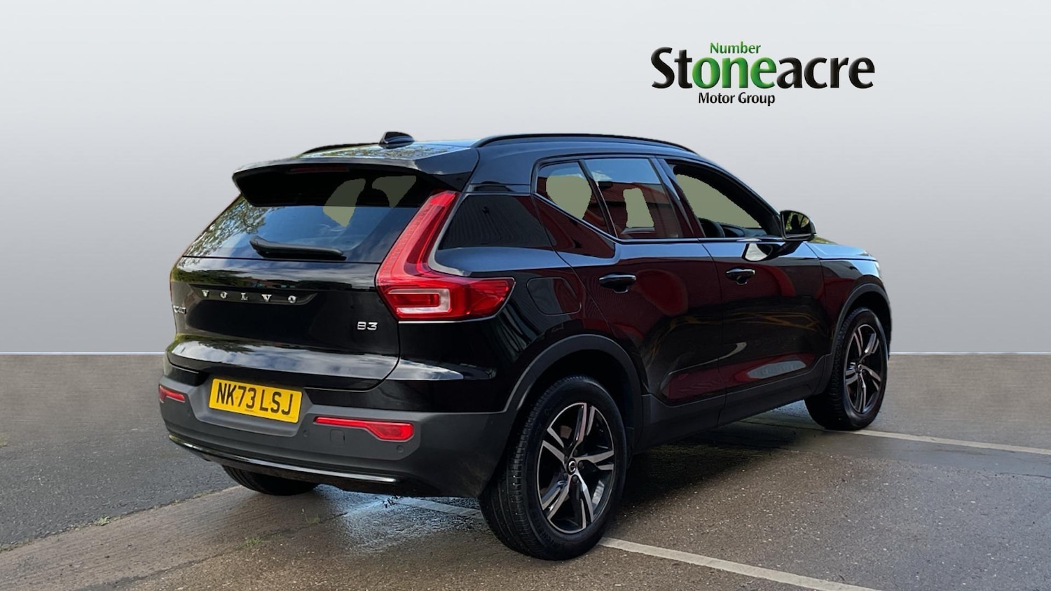 Used Volvo XC40 2023 for sale - 76072924: Photo 2