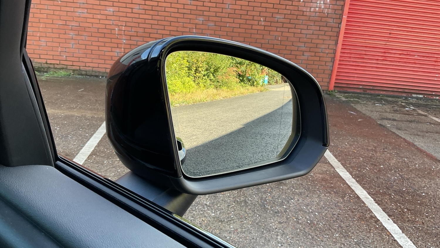 Used Volvo XC40 2023 for sale - 76072924: Photo 32