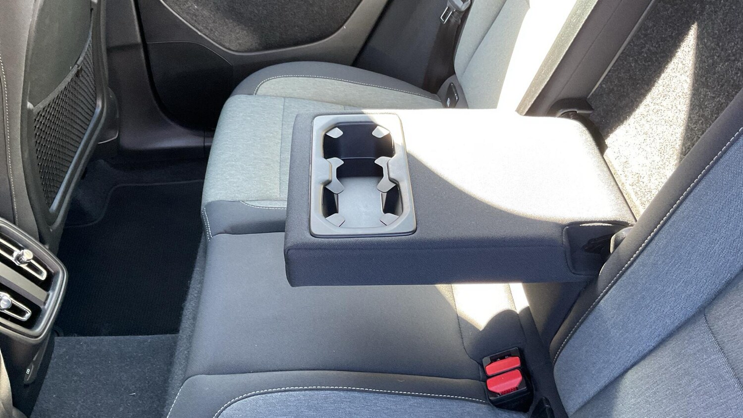 Used Volvo XC40 2023 for sale - 76072924: Photo 34