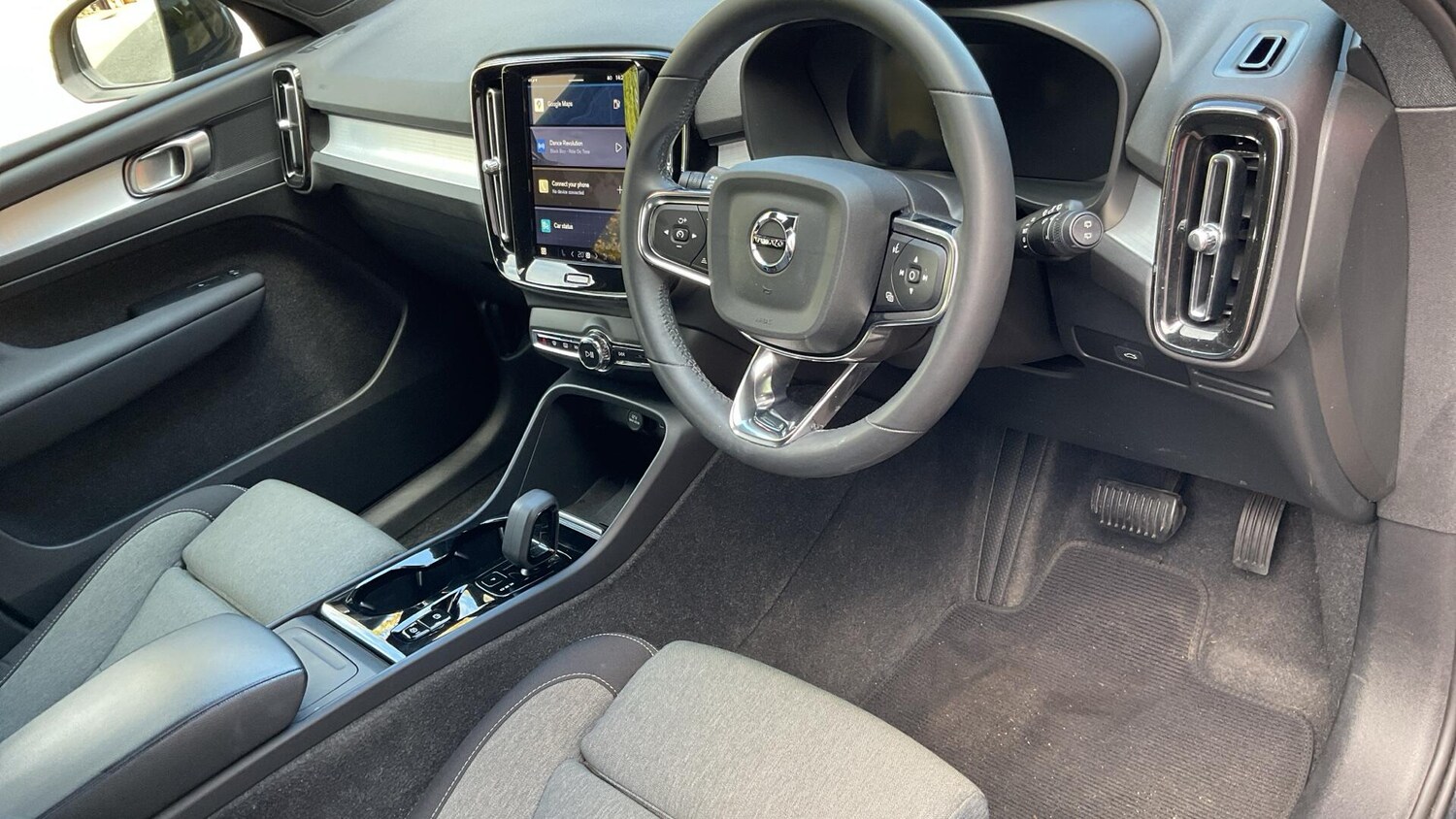 Used Volvo XC40 2023 for sale - 76072924: Photo 4