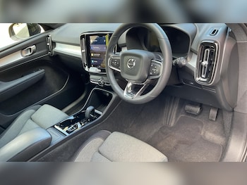 Used Volvo XC40 2023 for sale - 76072924: Photo 4