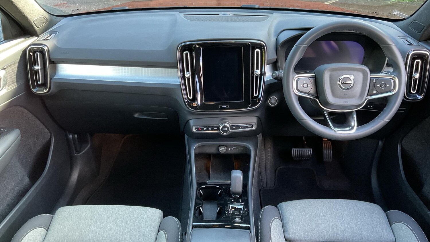 Used Volvo XC40 2023 for sale - 76072924: Photo 5