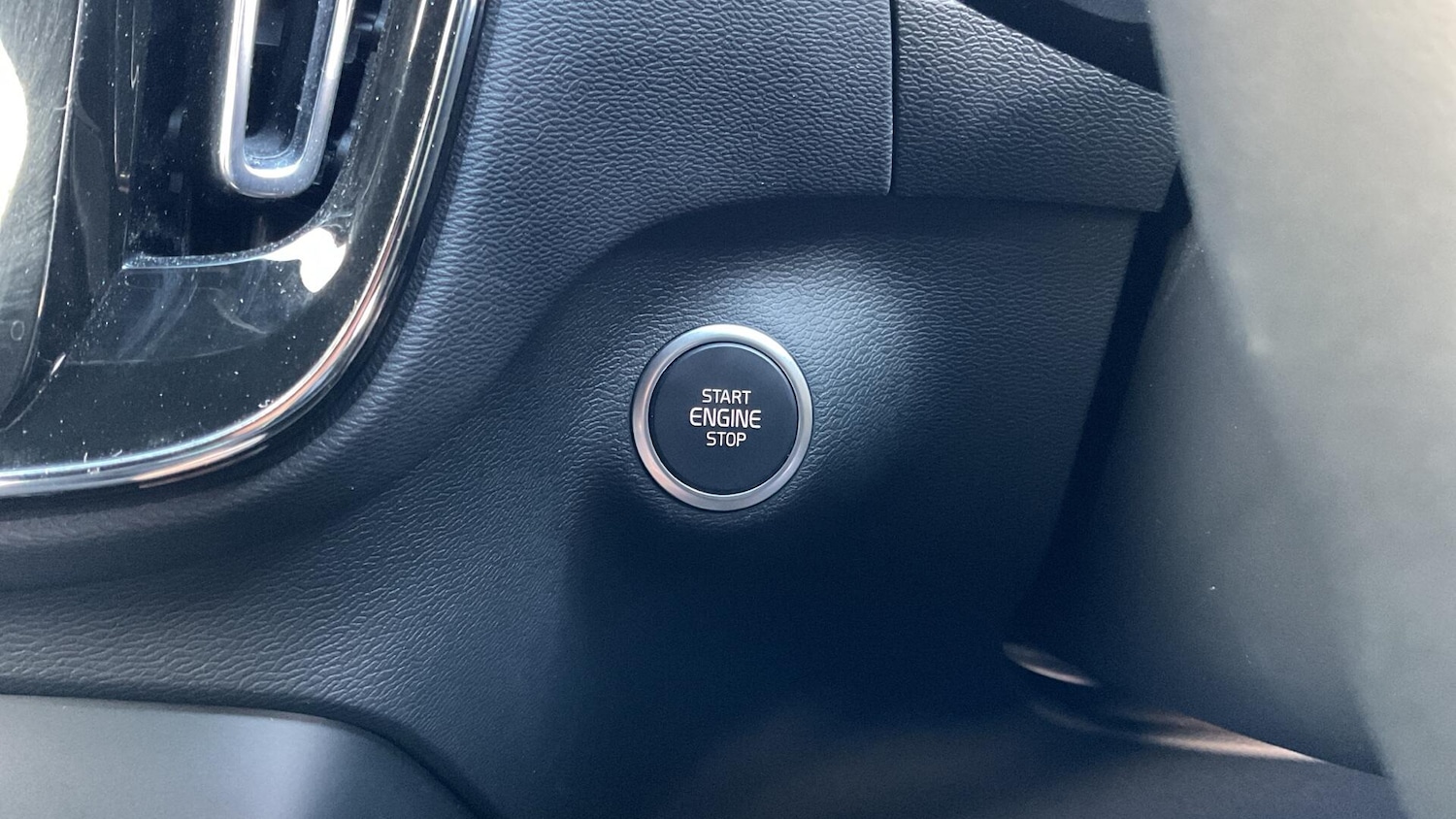 Used Volvo XC40 2024 for sale - 76700714: Photo 27