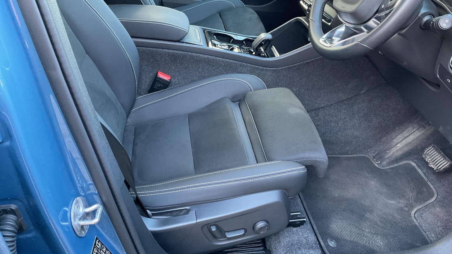 Used Volvo XC40 2024 for sale - 76700714: Photo 30