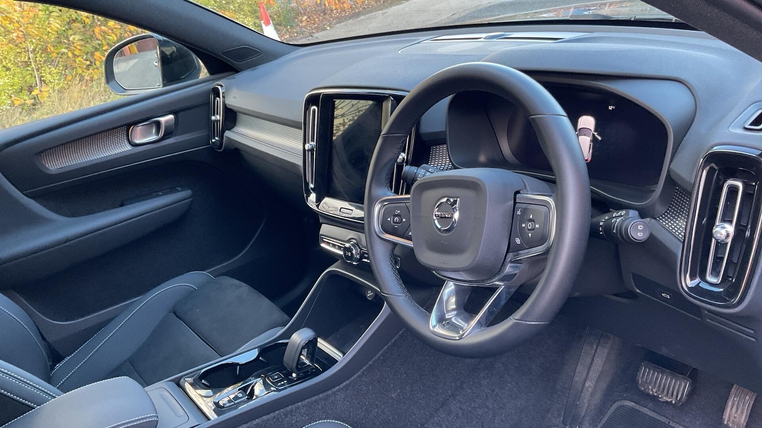 Used Volvo XC40 2024 for sale - 76700714: Photo 4