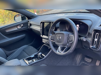 Used Volvo XC40 2024 for sale - 76700714: Photo