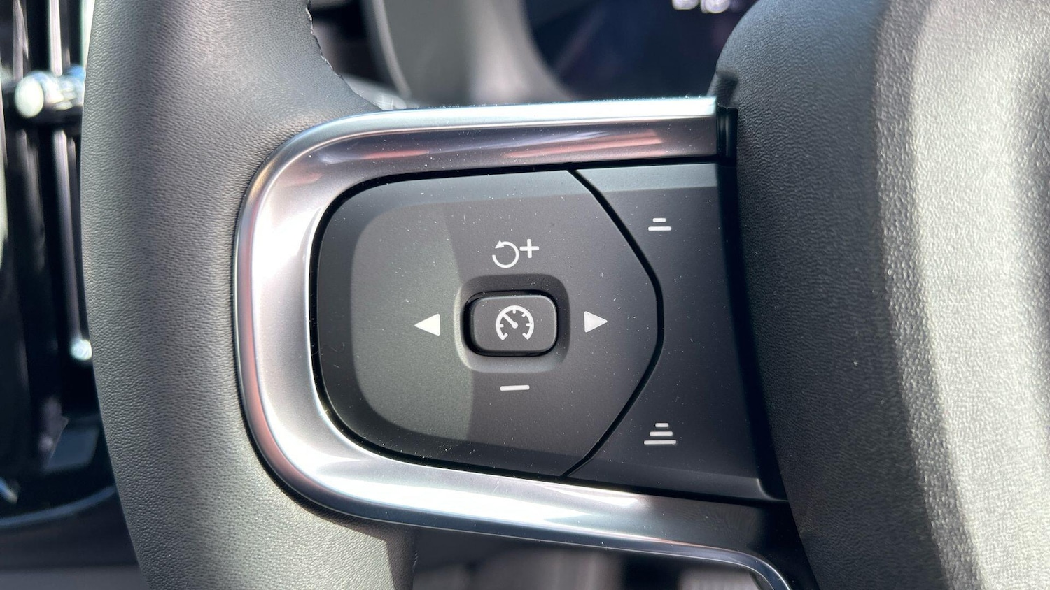 Used Volvo XC40 for sale - 77969888: Photo 18