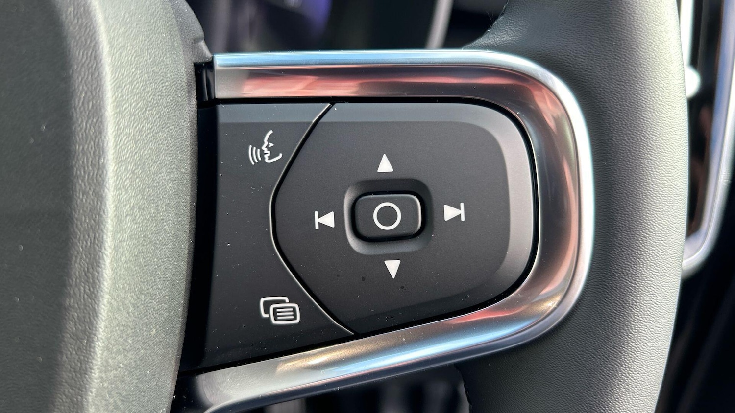 Used Volvo XC40 for sale - 77969888: Photo 19