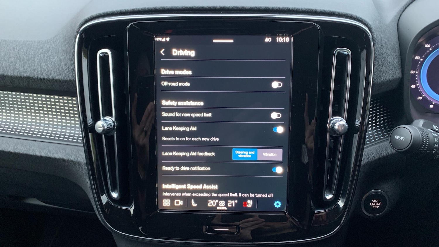 Used Volvo XC40 2024 for sale - 76898476: Photo 17