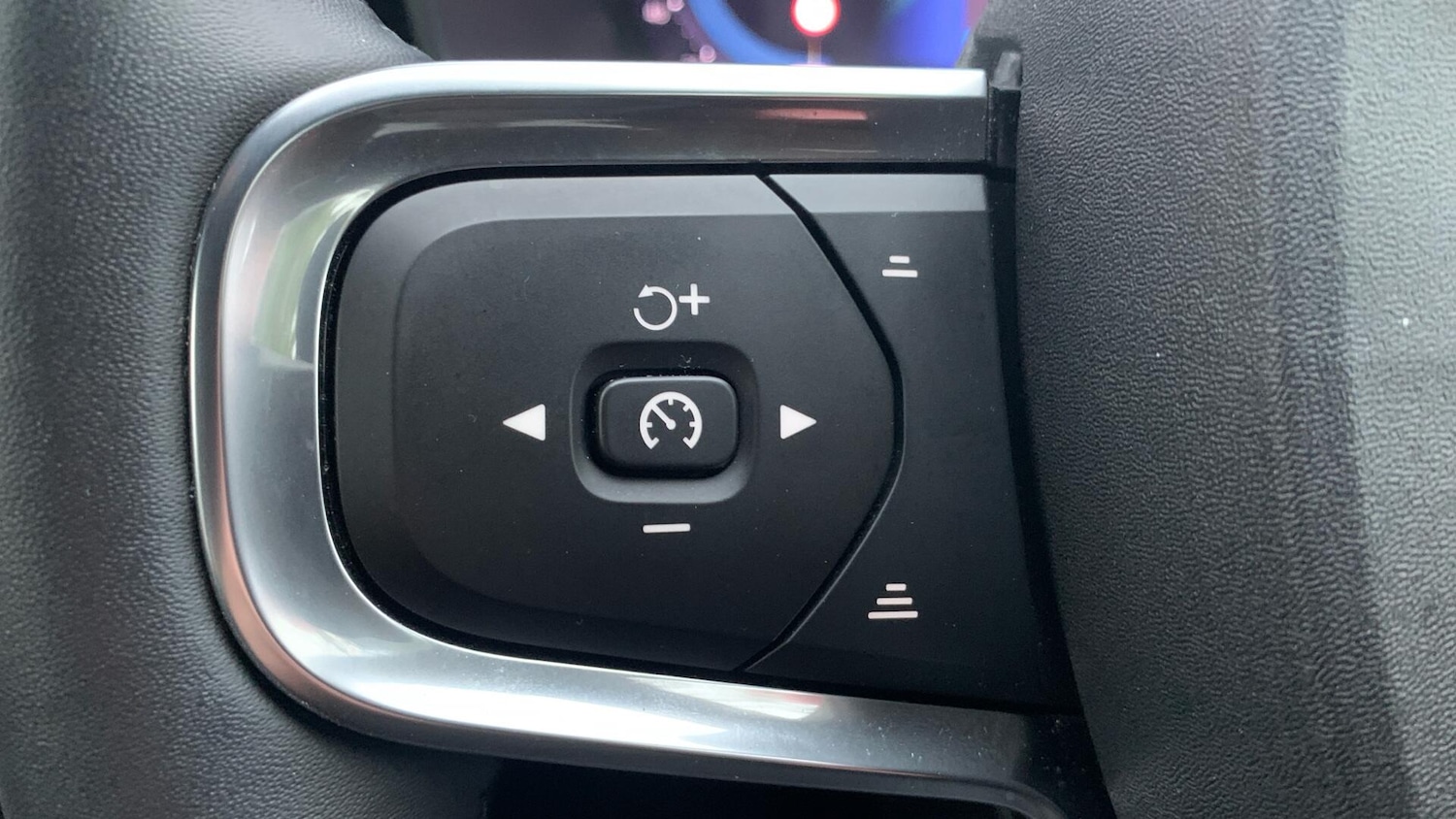 Used Volvo XC40 2024 for sale - 76898476: Photo 21