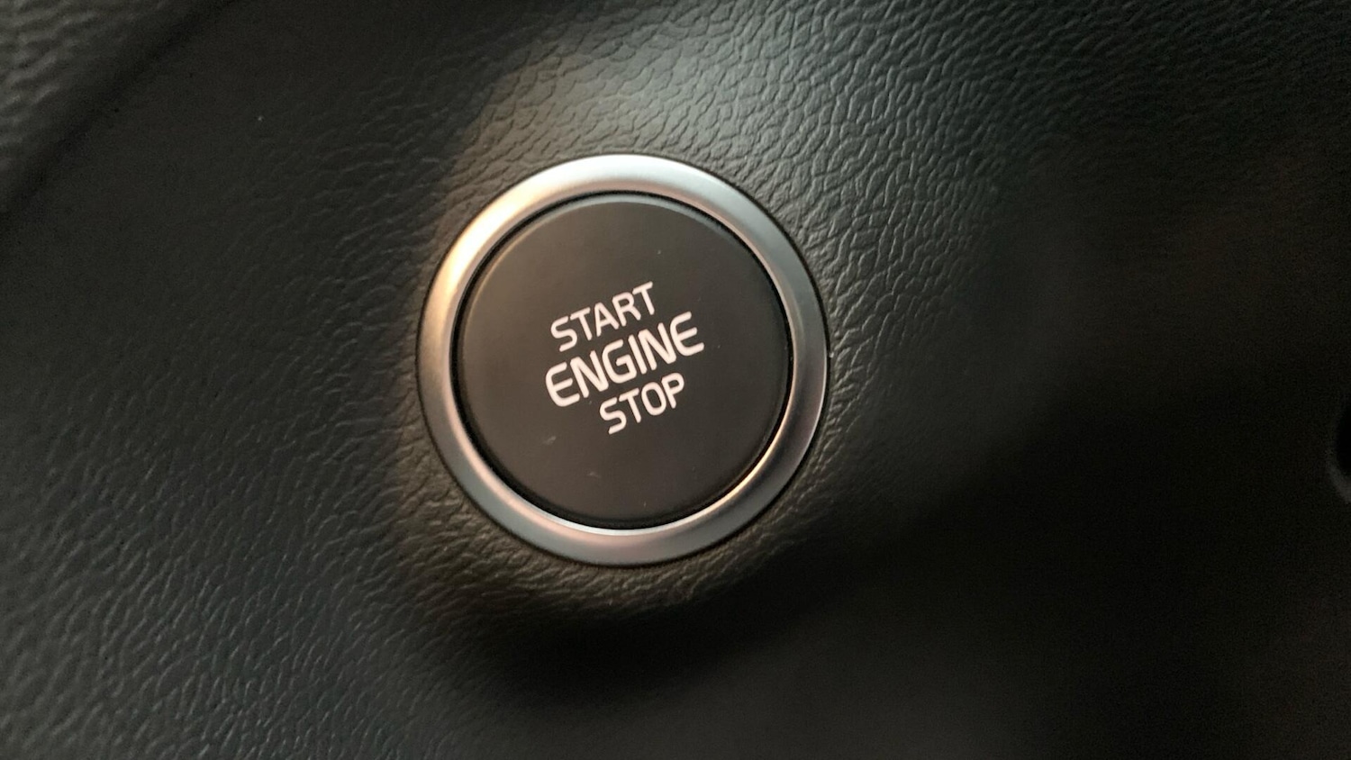 Used Volvo XC40 2024 for sale - 76898476: Photo 27