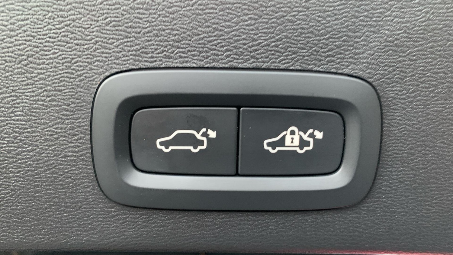 Used Volvo XC40 2024 for sale - 76898476: Photo 35