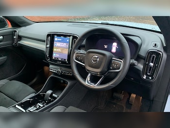 Used Volvo XC40 2024 for sale - 76898476: Photo