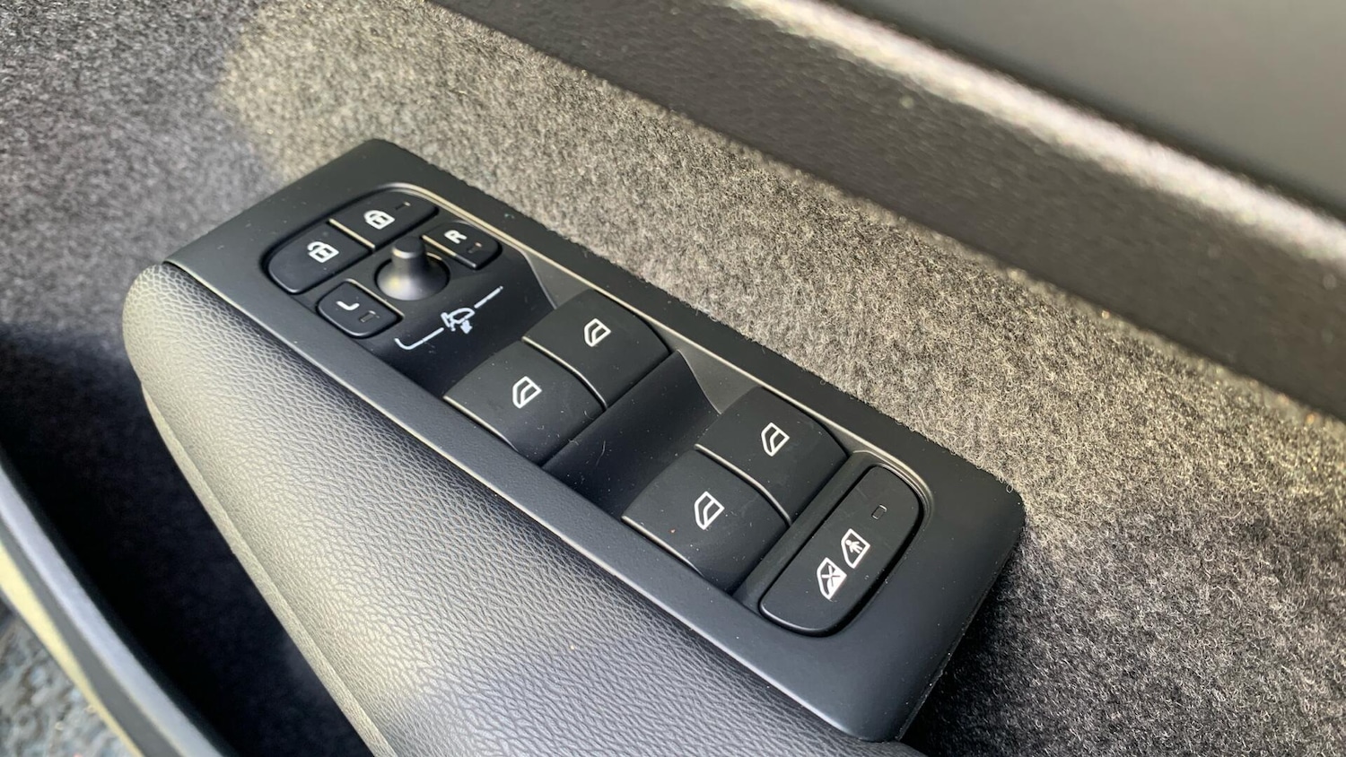 Used Volvo C40 2024 for sale - 78072619: Photo 24