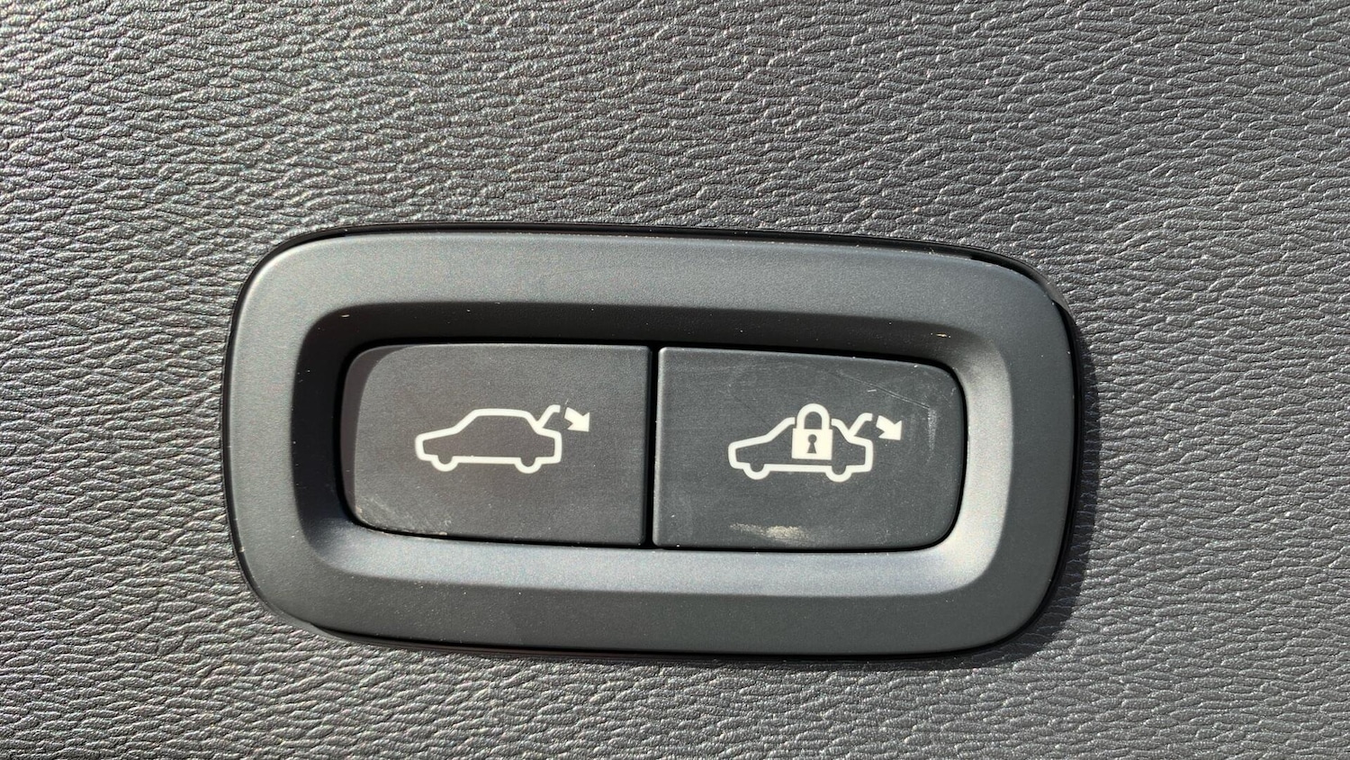 Used Volvo C40 2024 for sale - 78072619: Photo 35