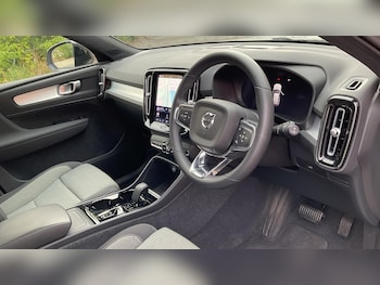 Used Volvo XC40 2023 for sale - 79304223: Photo