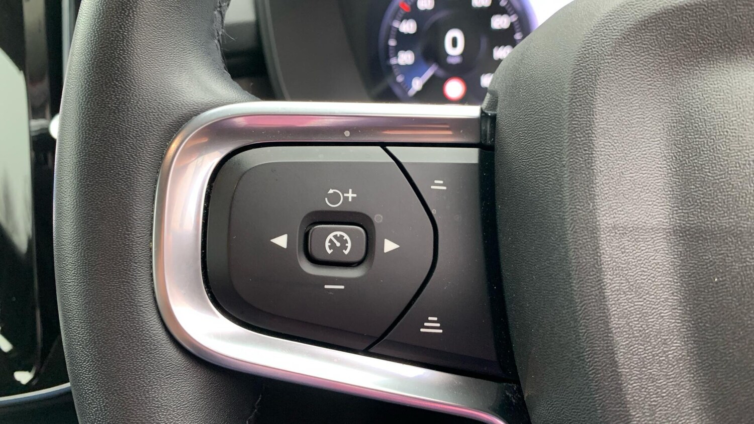 Used Volvo XC40 2021 for sale - 77386284: Photo 21