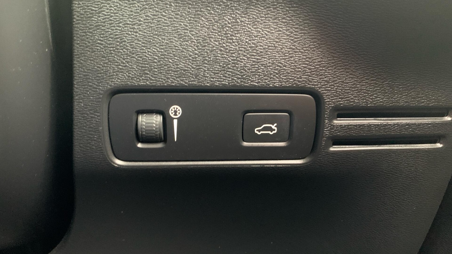 Used Volvo XC40 2021 for sale - 77386284: Photo 34