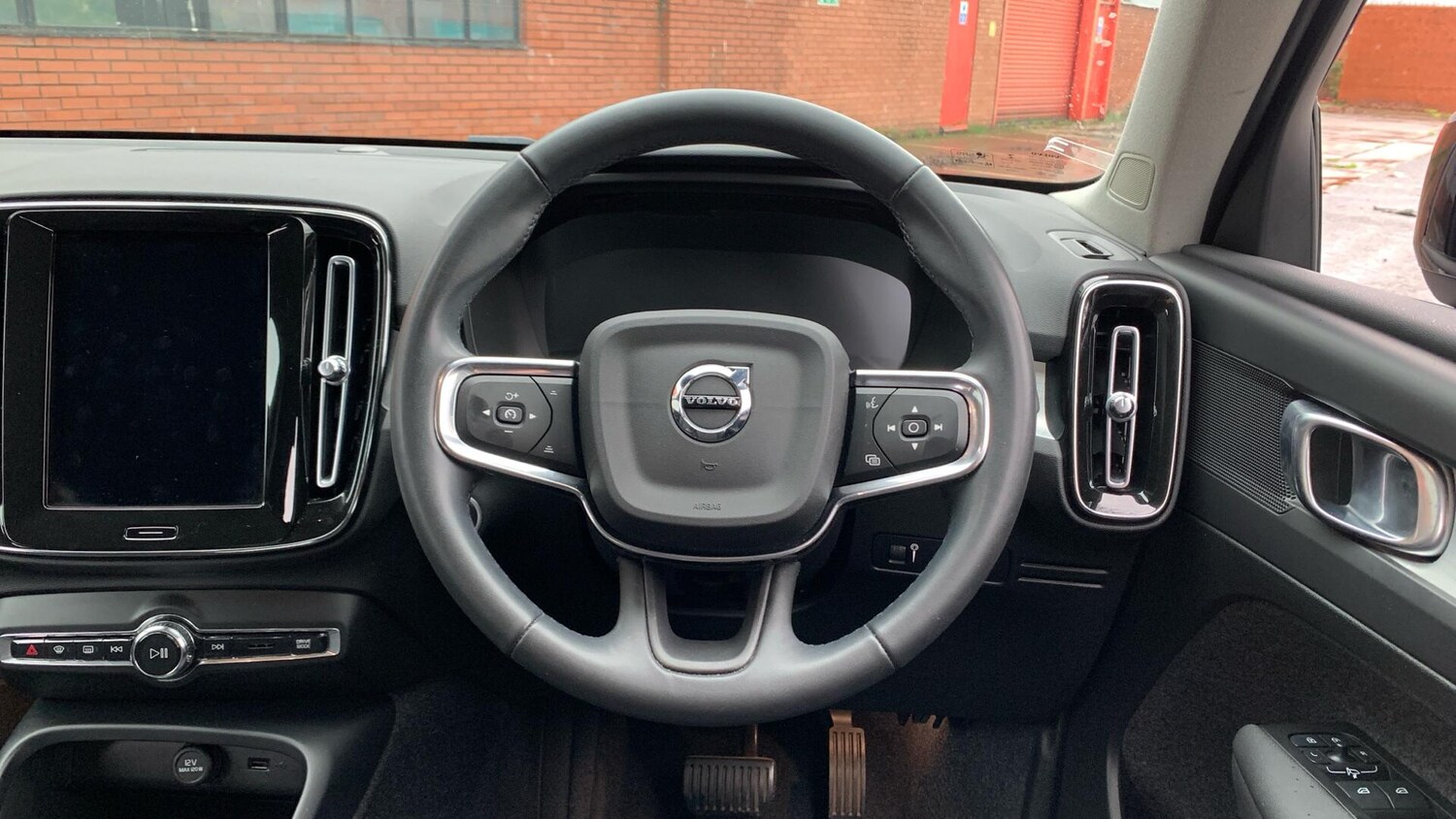 Used Volvo XC40 2021 for sale - 76825245: Photo 11